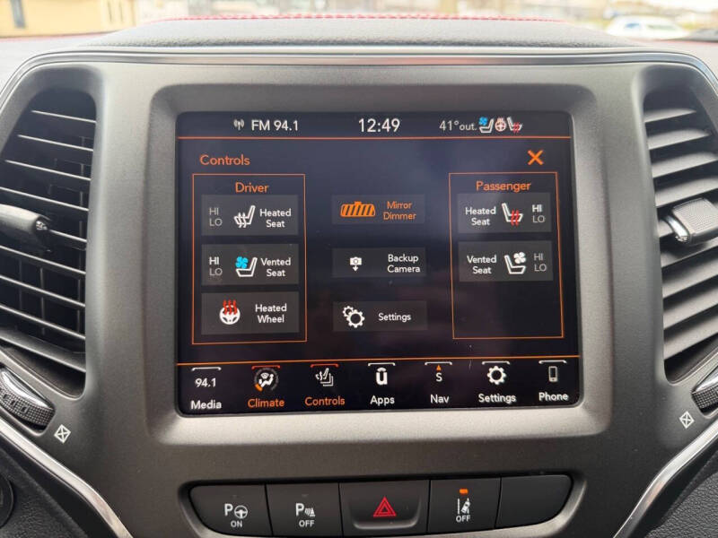 2023 Jeep Cherokee Trailhawk