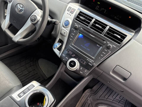 2012 Toyota Prius v Five