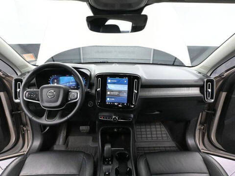 2023 Volvo XC40 B5 Core