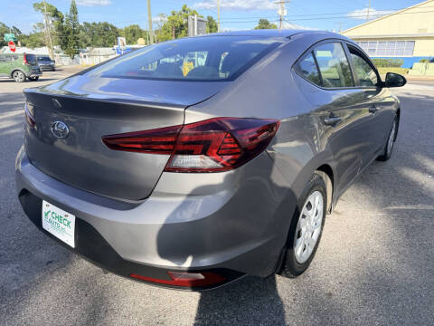 2020 Hyundai Elantra SE