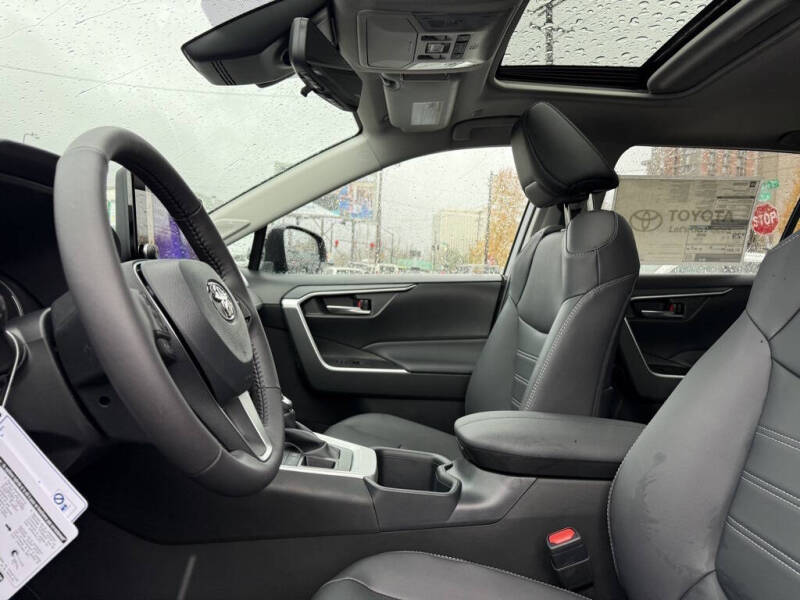 2025 Toyota RAV4 XLE Premium