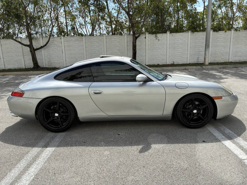 2000 Porsche 911 Carrera
