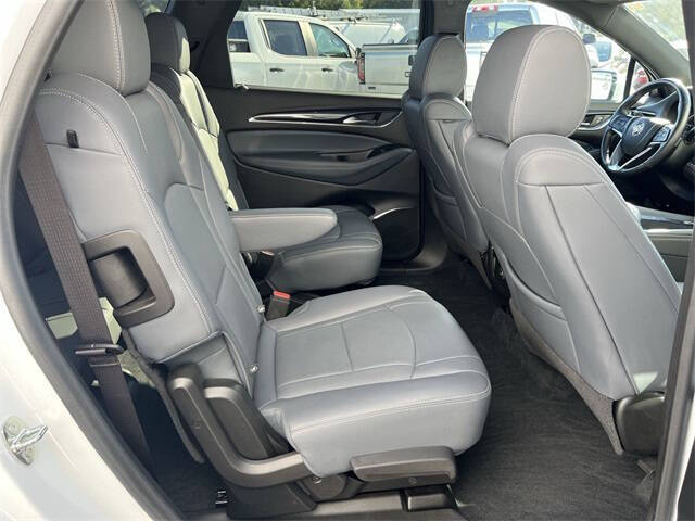 2022 Buick Enclave Essence