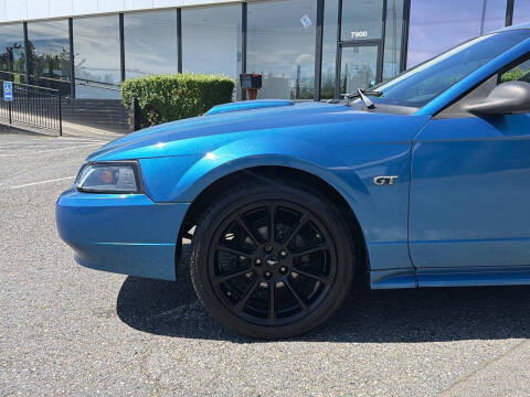 2002 Ford Mustang GT Deluxe