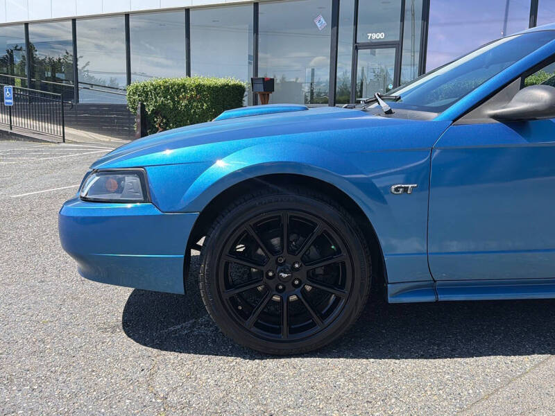 2002 Ford Mustang GT Deluxe