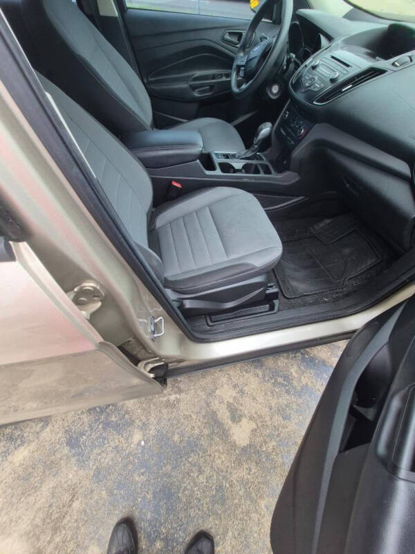 2017 Ford Escape S