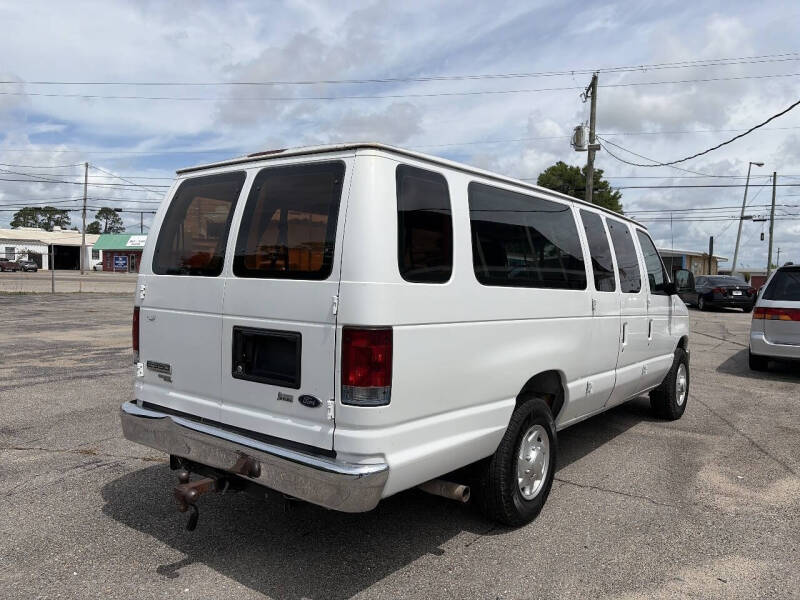 2009 Ford E-Series E-350 SD XLT
