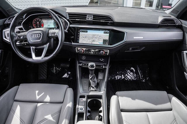 2024 Audi Q3 quattro S line Prem Plus 45 TFSI