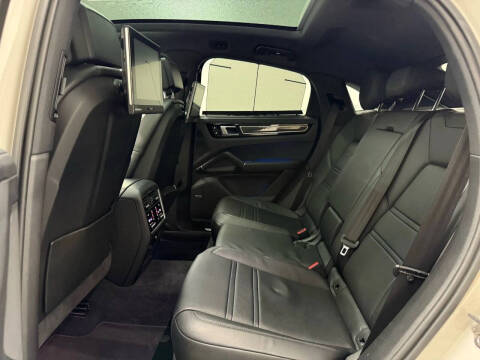 2020 Porsche Cayenne S Coupe