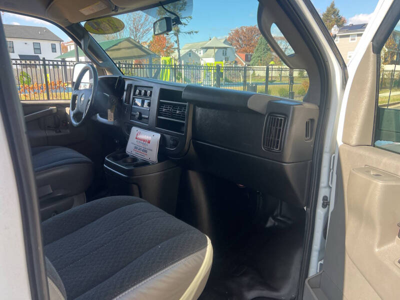 2024 Chevrolet Express 2500