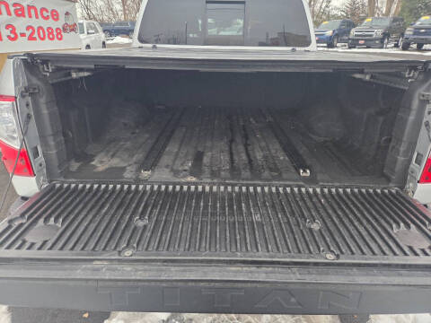 2017 Nissan Titan SV