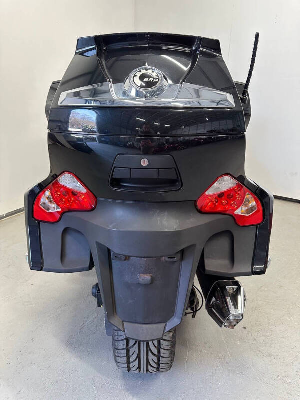 2011 Can-Am Spyder RT-S SE5