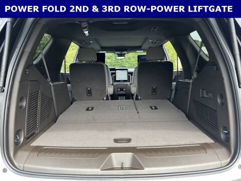 2025 GMC Yukon Elevation