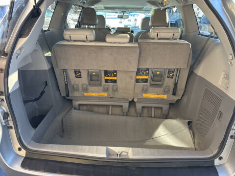 2013 Toyota Sienna XLE 8-Passenger