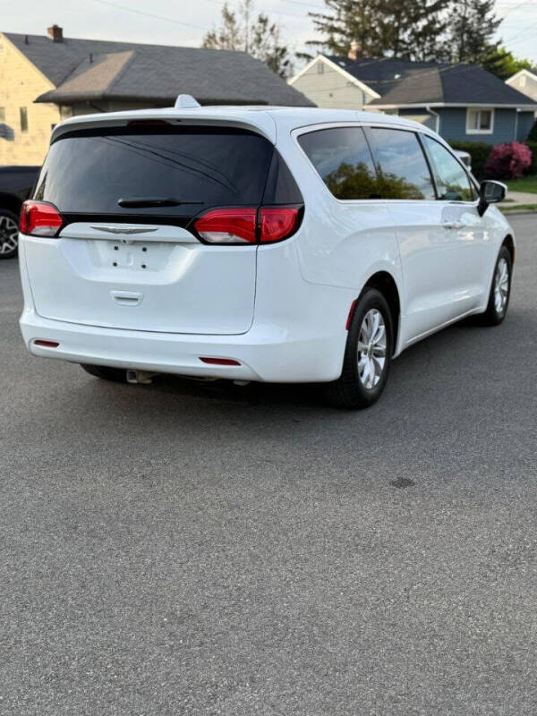 2017 Chrysler Pacifica Touring