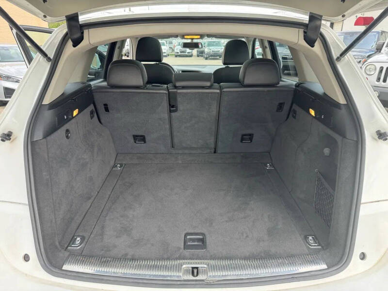 2011 Audi Q5 3.2 quattro Premium Plus