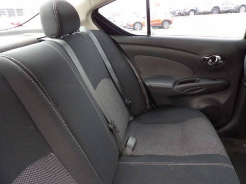 2016 Nissan Versa 1.6 SV