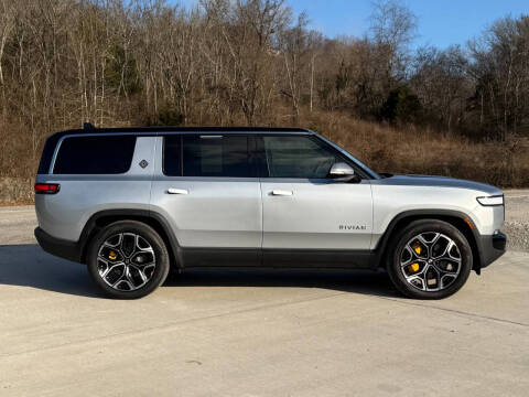 2023 Rivian R1S Adventure
