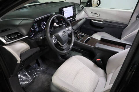 2021 Toyota Sienna LE 8-Passenger