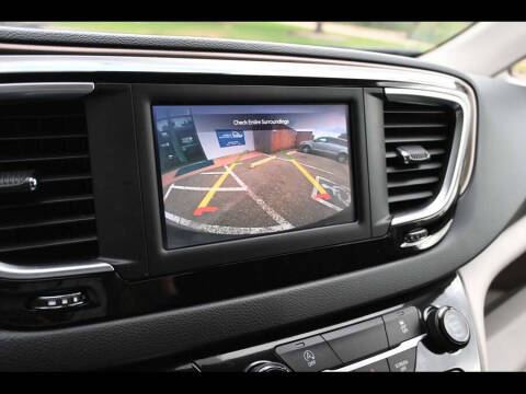 2024 Chrysler Voyager LX