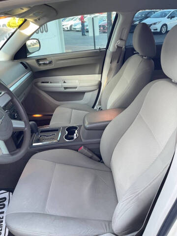 2008 Chrysler 300 LX