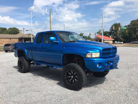 2001 Dodge Ram Pickup 1500 for sale at Wholesale Auto Inc in Athens TN
