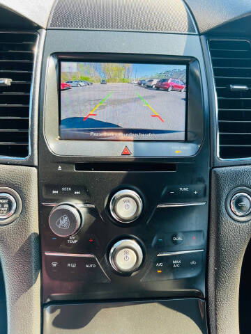 2016 Ford Taurus SEL