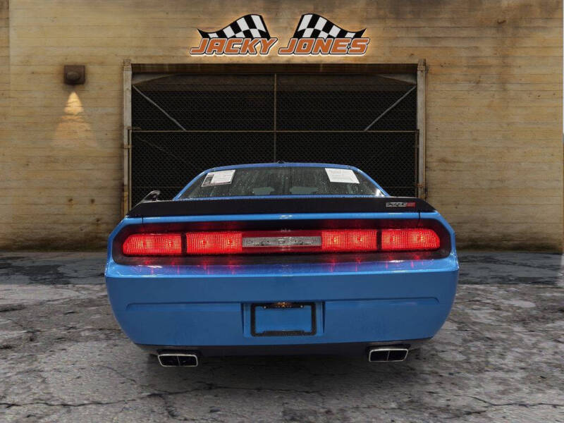 2010 Dodge Challenger SRT8