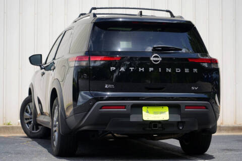 2024 Nissan Pathfinder SV