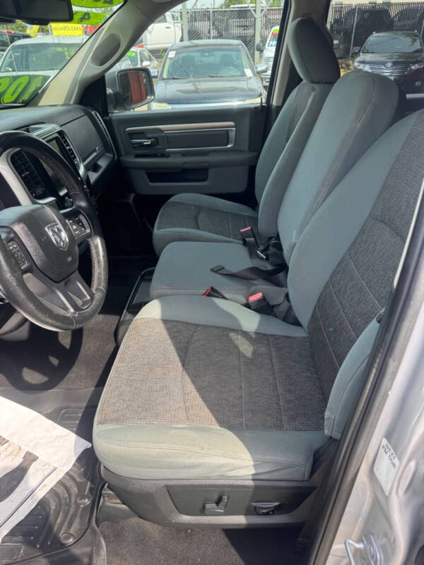 2017 RAM 1500 SLT