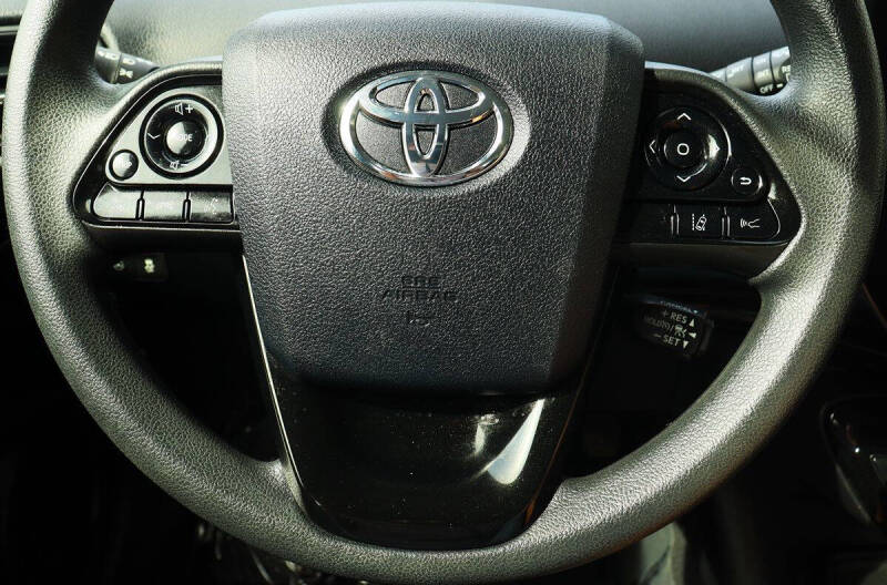 2022 Toyota Prius LE
