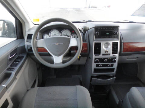 2009 Chrysler Town and Country LX