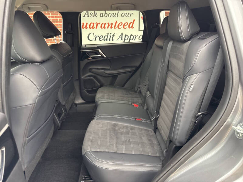 2024 Mitsubishi Outlander SE