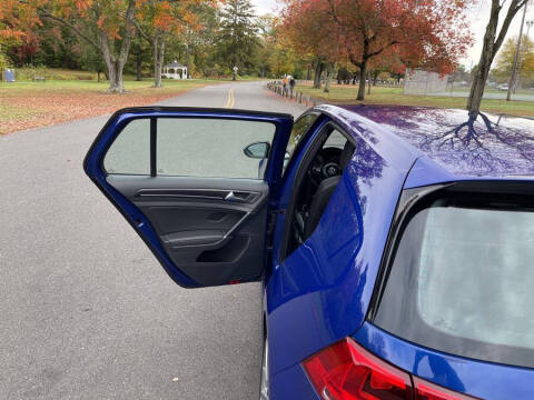 2017 Volkswagen Golf R 4Motion