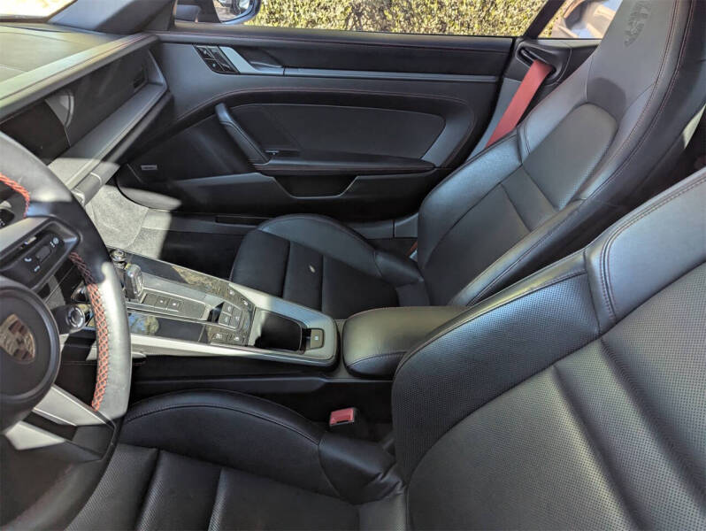 2020 Porsche 911 Carrera S