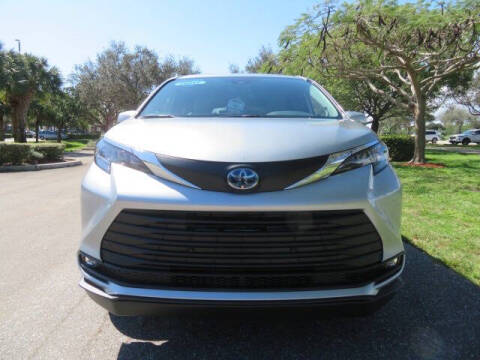 2025 Toyota Sienna XLE 8-Passenger