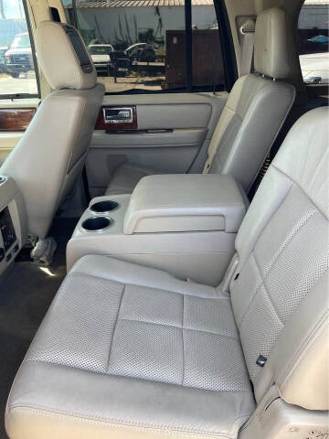 2011 Lincoln Navigator L