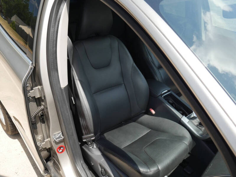 2015 Volvo XC60 T5 Drive-E Premier