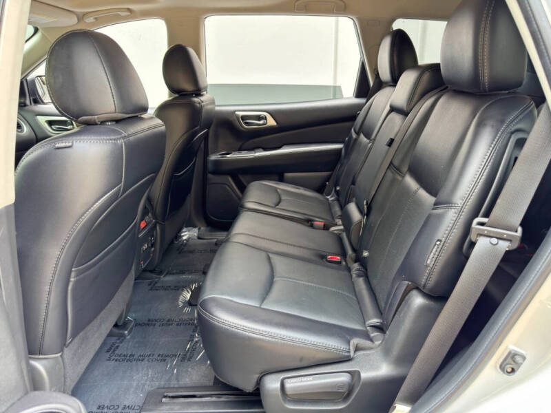2020 Nissan Pathfinder Platinum