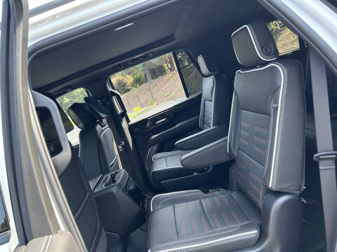 2025 GMC Yukon AT4 Ultimate