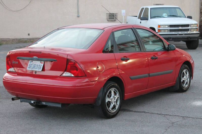 2004 Ford Focus LX