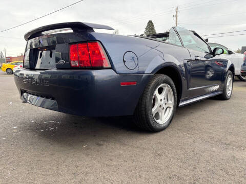 2003 Ford Mustang Deluxe