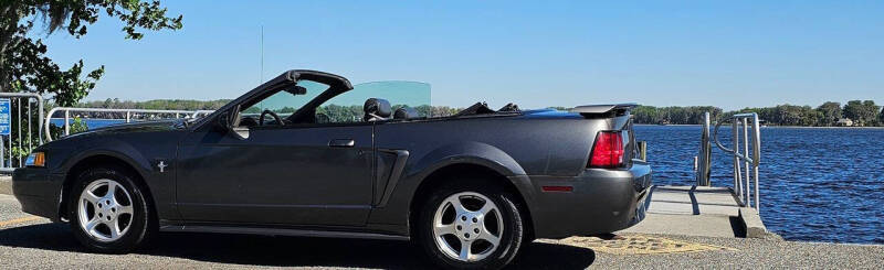 2003 Ford Mustang Deluxe