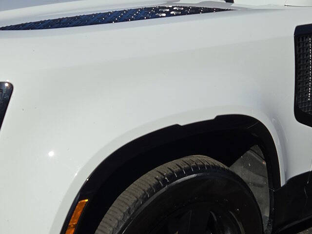 2024 Land Rover Defender 110 P400 X-Dynamic SE