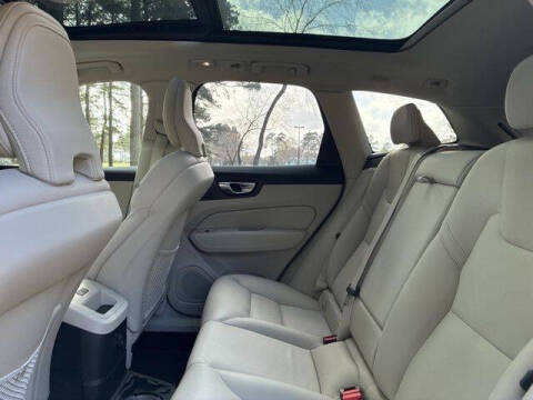 2025 Volvo XC60 T8 Plus Dark Theme