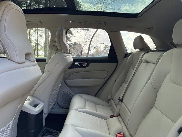 2025 Volvo XC60 T8 Plus Dark Theme