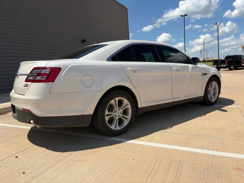 2016 Ford Taurus SEL
