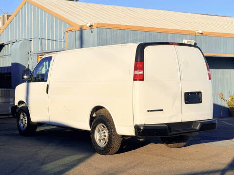 2023 Chevrolet Express 2500