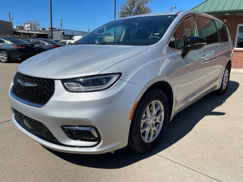 2024 Chrysler Pacifica for sale at Forest Auto Finance LLC in Garland TX