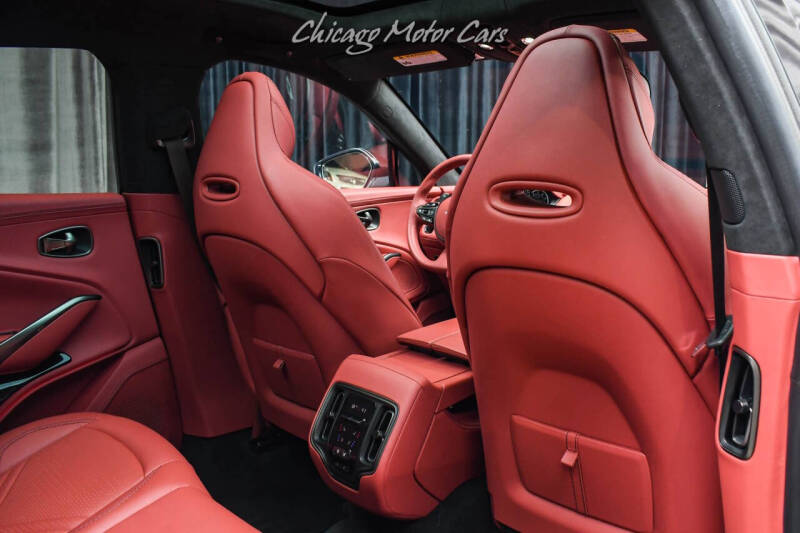 2022 Aston Martin DBX